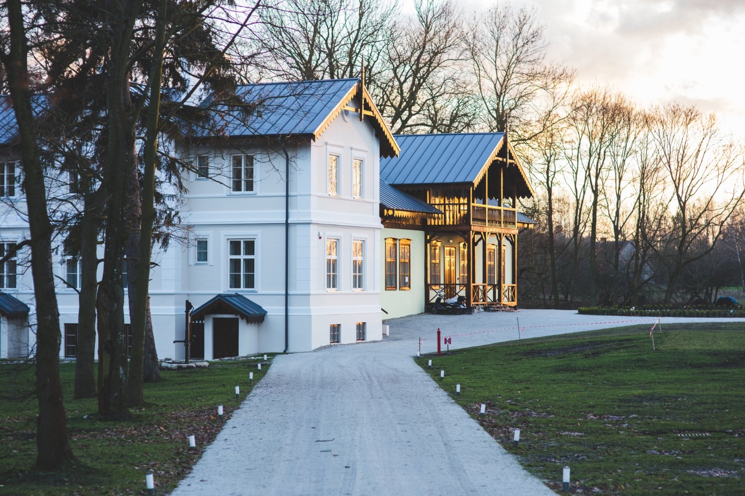 Contemporary residential architecture in an Ontario community